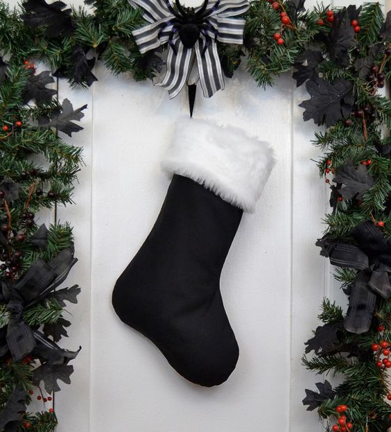 bota navideña en color negro