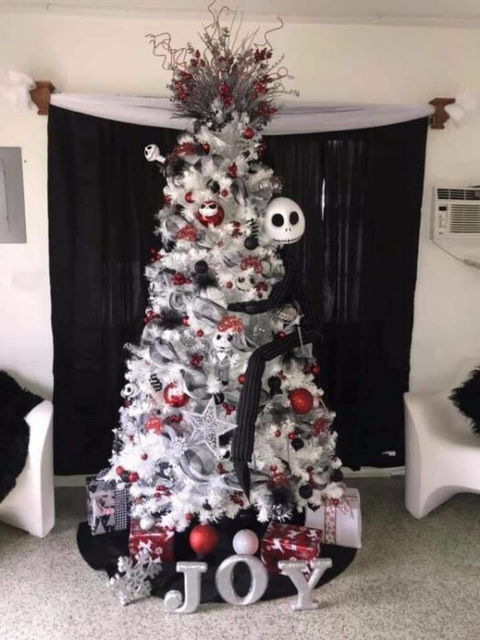 árbol decorado de el extraño mundo de jack