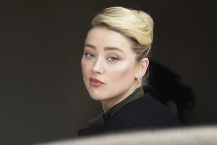 Amber Heard making funny faces 