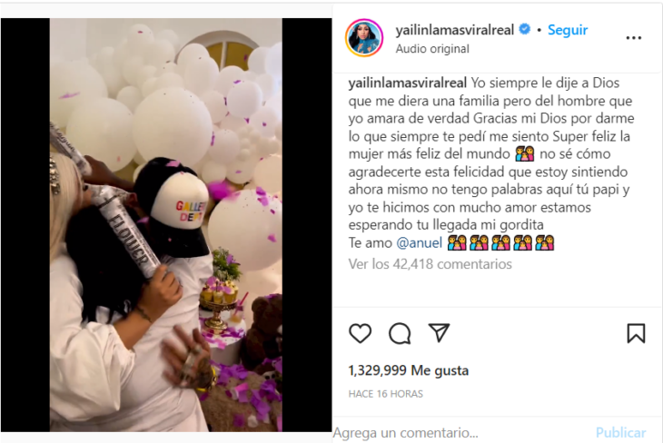 Instagram image where Anuel AA and his wife Yailin La most viral appear at their daughter's gender reveal party surrounded by white and gold balloons