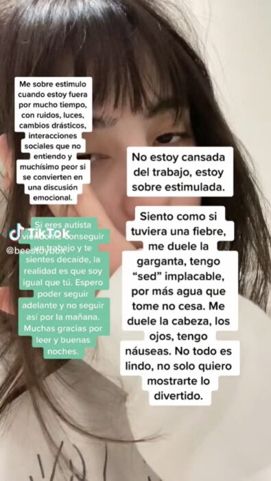 Chica tiktoker con autismo compartiendo los síntomas de sobre estimulación del autismo