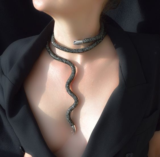Joyería de serpiente que necesitas sí o sí