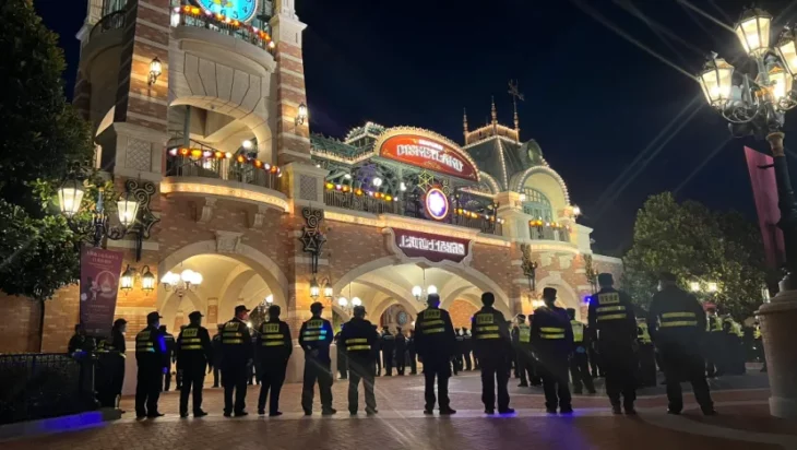 Disney Shanghái rodeado de policías