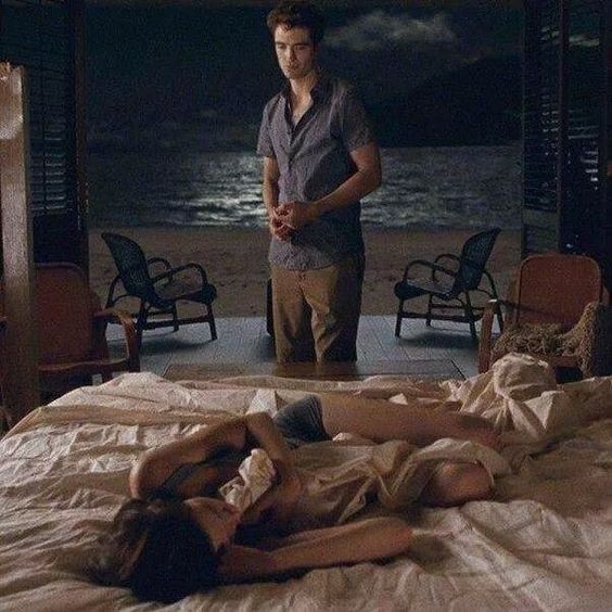 The sickest behaviors that Edward Cullen did and that we thought were romantic 