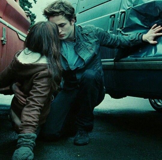 The sickest behaviors that Edward Cullen did and that we thought were romantic 