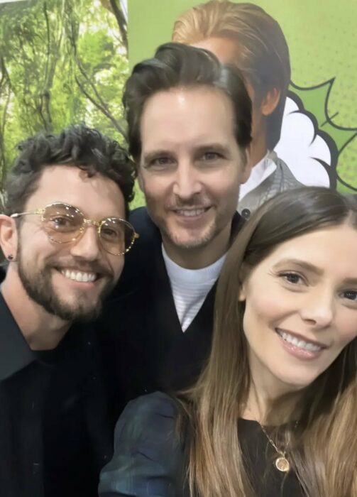 selfie tomada por la actriz Ashley Greene junto a los actores Jackson Rathbone y Peter Facinelli