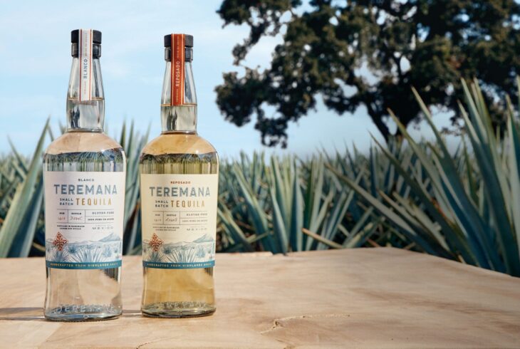 Botellas de Teremana, tequila de "La Roca"