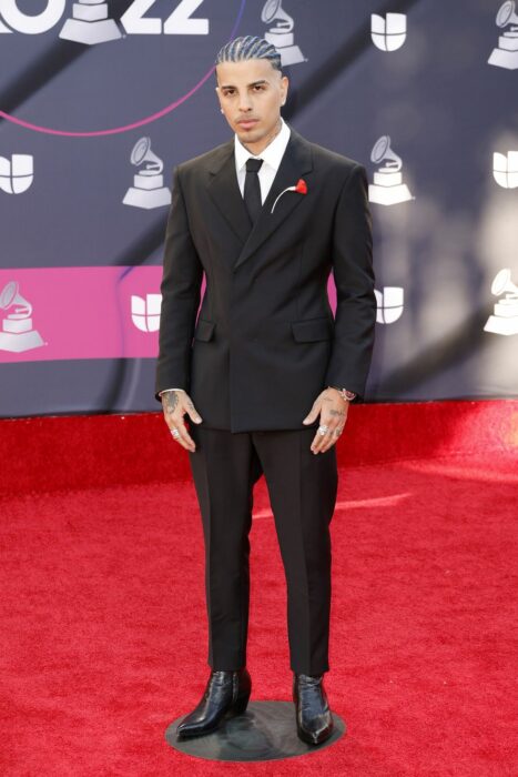 Rauw Alejandro; Los mejores looks en la alfombra roja de los Latin Grammy 2022