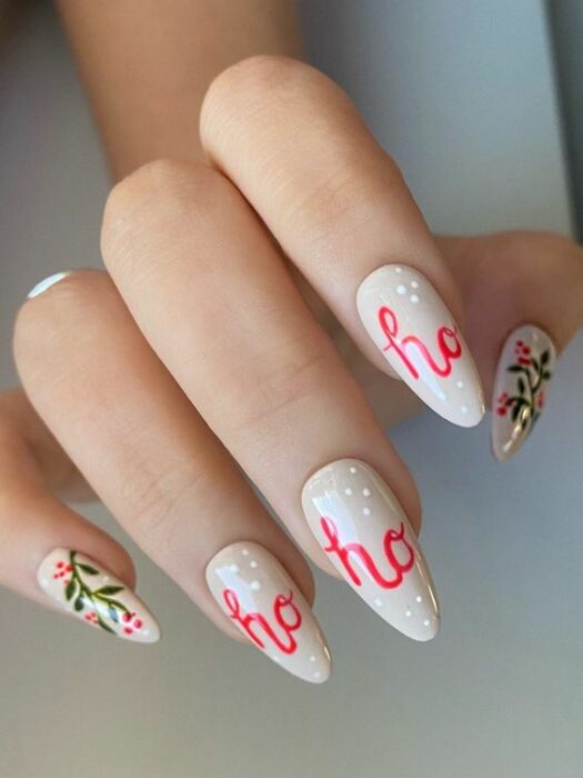 Manicura navideña con letras