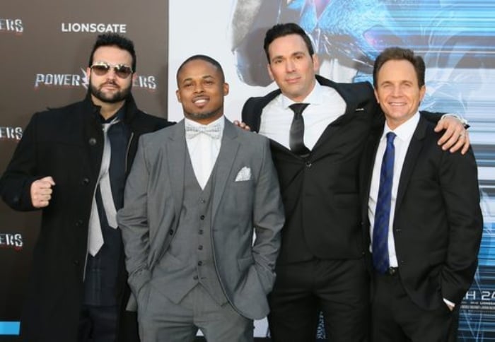 Walter Emmanuel Jones junto a Jason David Frank en la premier de Los Power Ranger 