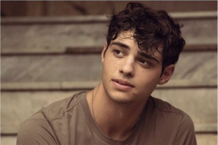 Noah Centineo como Peter en A todos los chicos de los que me enamoré