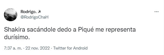 captura de pantalla de un tuit sobre la peineta que Shakira le hizo a Piqué 