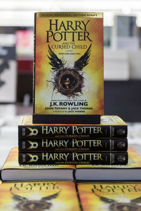 Warner Bros. would be in talks to adapt 'Harry Potter and the Cursed Child' to the cinema