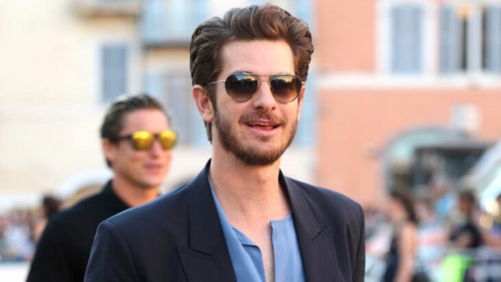 Andrew Garfield on the street 