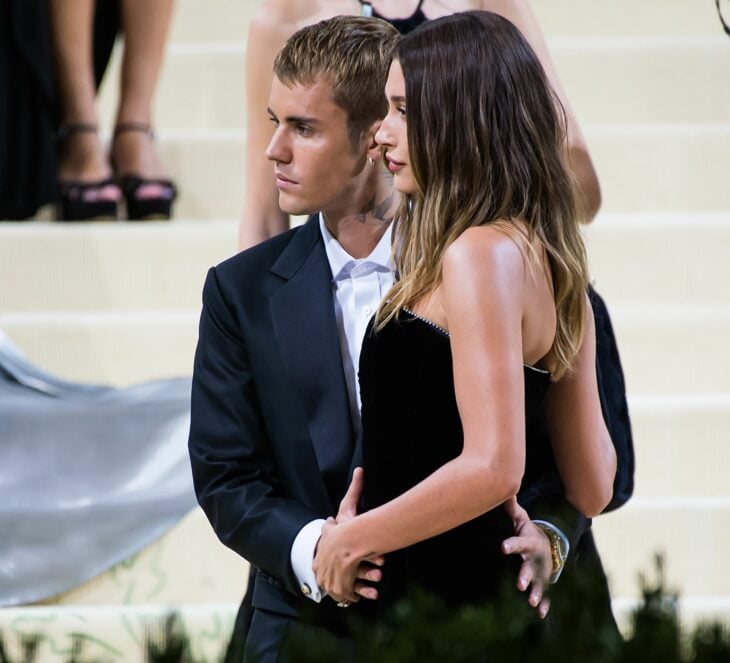 Justin Bieber and Hailey Bieber on the red carpet at the Met Gala 2021