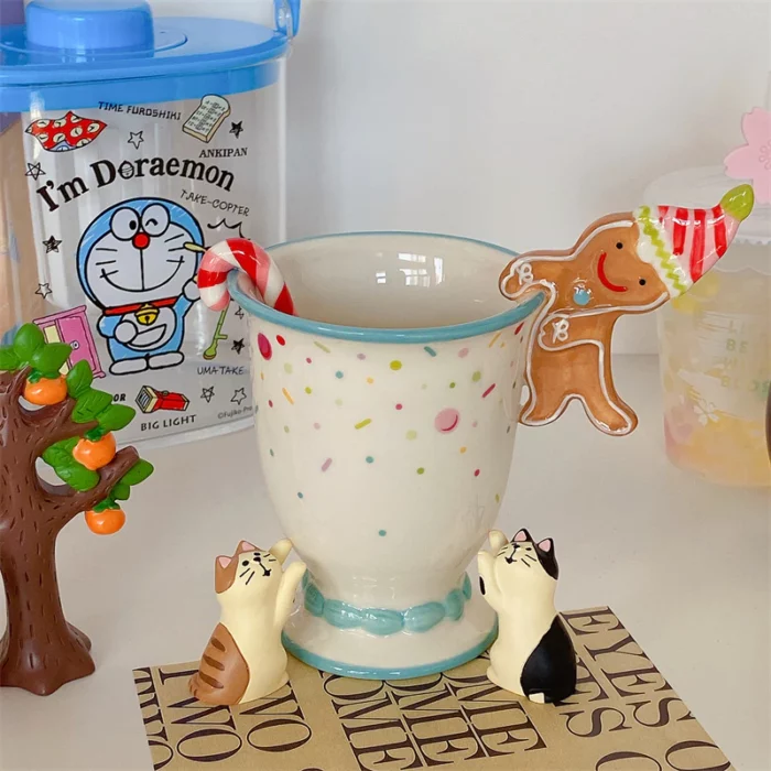 Taza con gatos; 16 Tazas navideñas perfectas para el intercambio de regalos