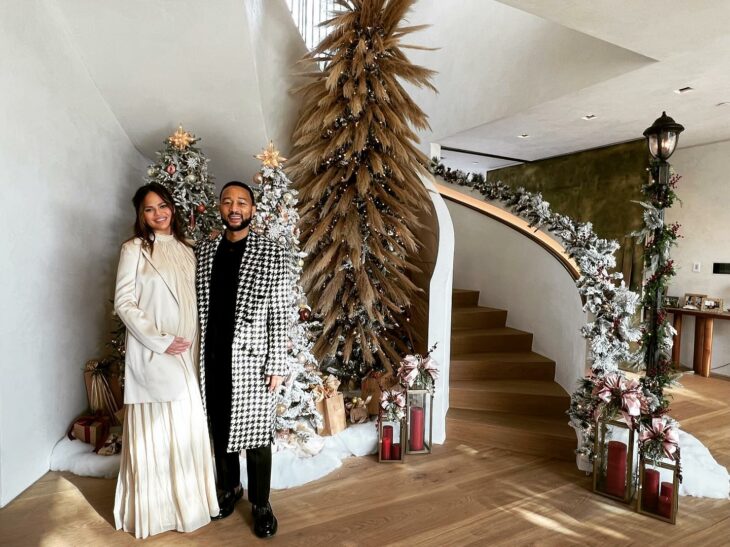 Chrissy Teigen y John Legend en navidad 