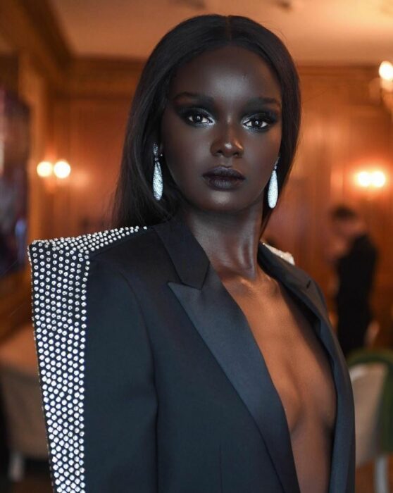 Duckie Thot saco negro con piedras