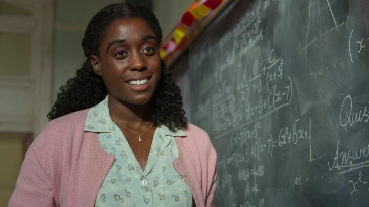 Lashana Lynch como la maestra miel 