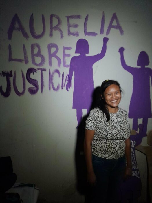 fotografía de Aurelia la joven indígena que fue puesta en libertad tras pasar 3 años injustamente en la cárcel