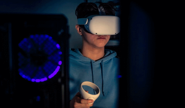 Niño jugando realidad virtual 
