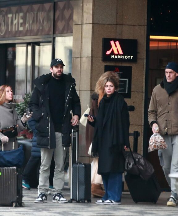 Fotografía de Gerard Piqué con su novia Clara Chía Martí 