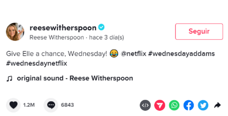 Texto de TikTok escrito en inglés por Reese Witherspoon