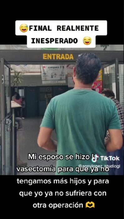 captura de pantalla de un video de TikTok que muestra a un hombre haciendo fila para entrar a hacerse la vasectomía 
