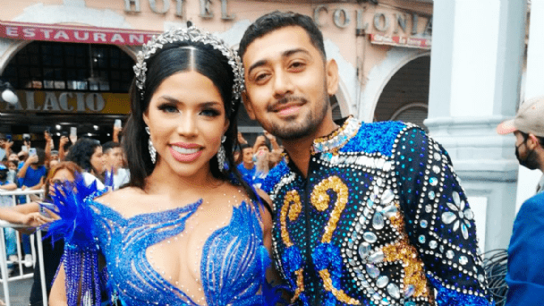 yeri mua y brian villegas en el carnaval