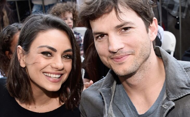 Mila Kunis y Ashton Kutcher en evento publico 