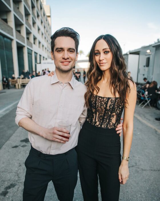 Brendon Urie junto a su esposa Sarah 