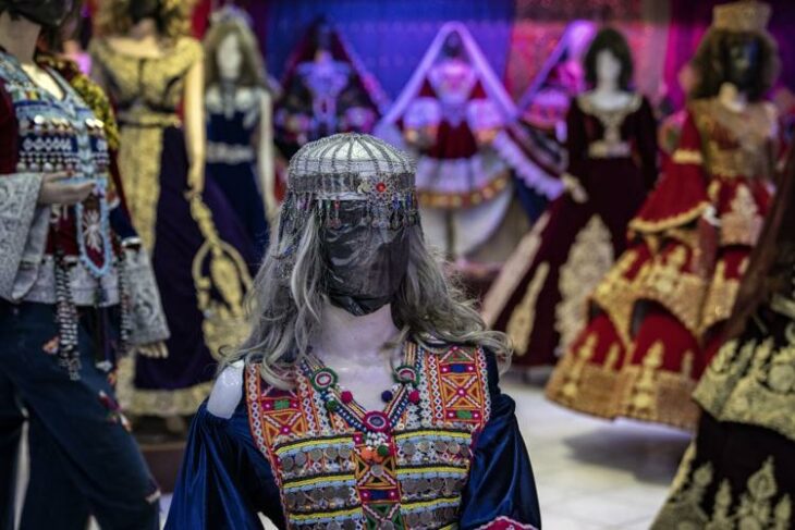 Mannequins in Afghanistan covered with plastic bags