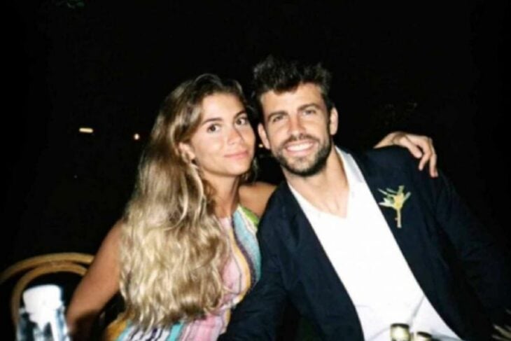 Fotografía que muestra a Gerard Piqué junto a su novia Clara Chía en la boda de uno de los amigos del exfutbolista