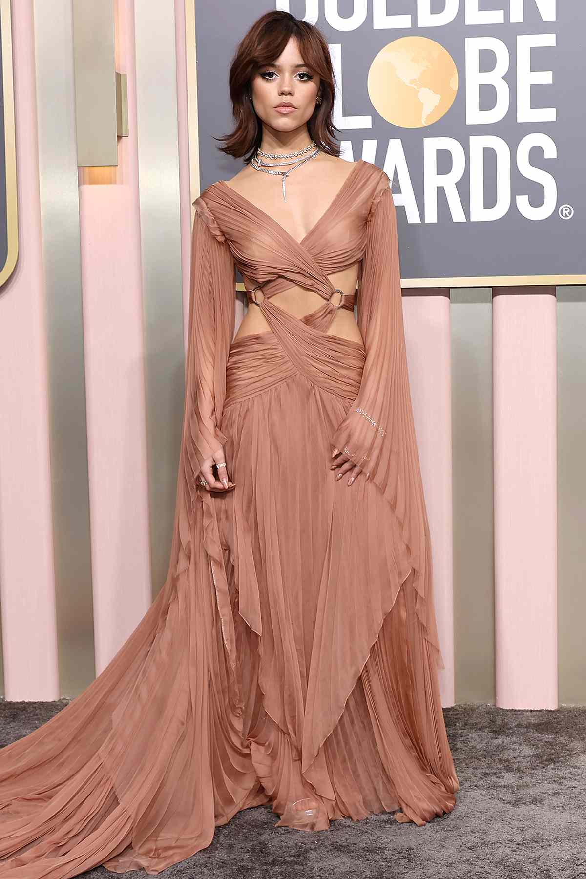 Las 15 celebridades mejor vestidas en los Golden Globes 2023