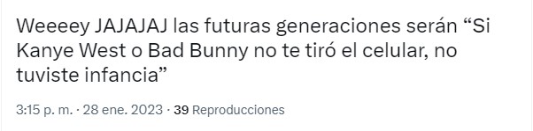 captura de pantalla de un tuit de un chico que escribió al respecto de que Ye aventó el celular de una fan en la calle 