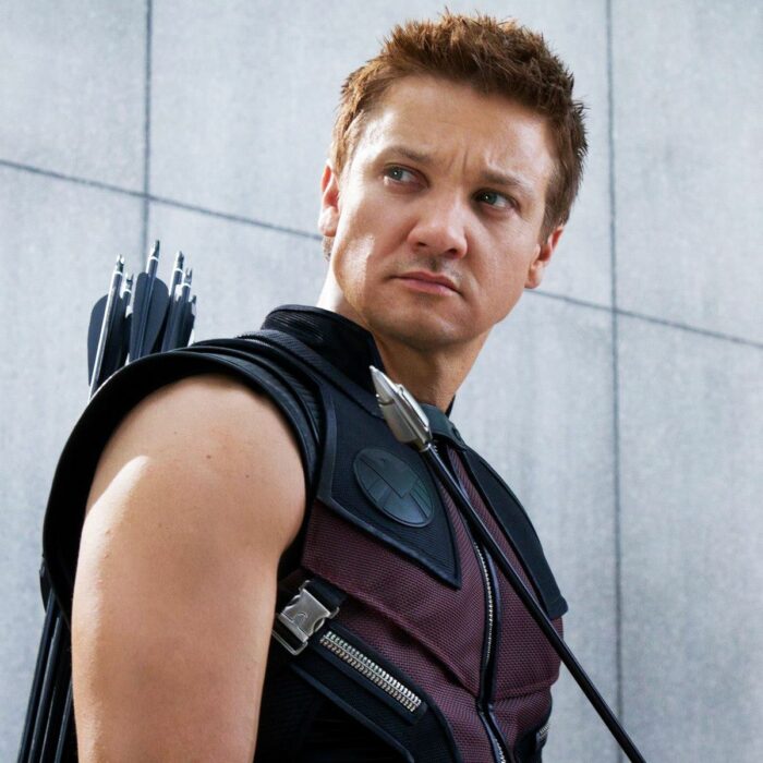 Jeremy Renner como Clint Barton Hawkeye