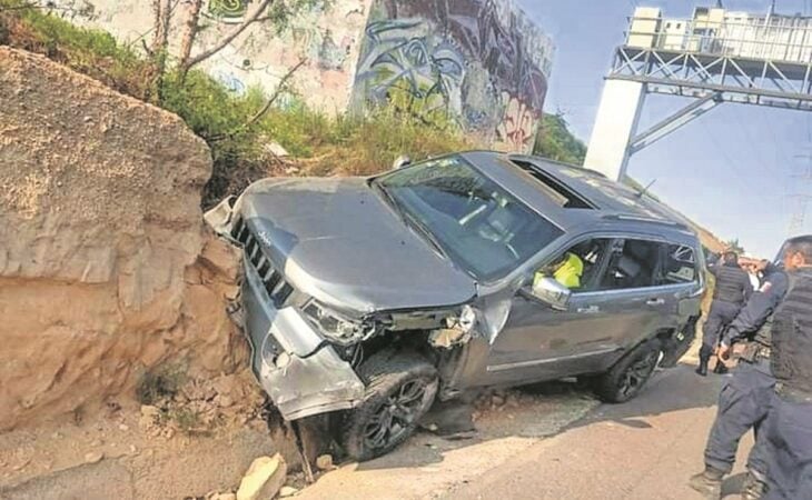 Camioneta de Octavio Ocaña asesinado en la autopista