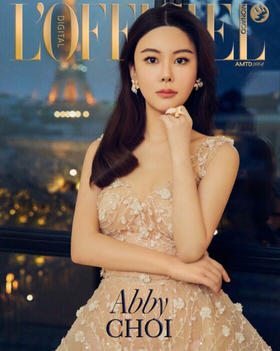 Abby Choi en la portada de la edición en línea de la revista de moda L'Officiel Monaco
