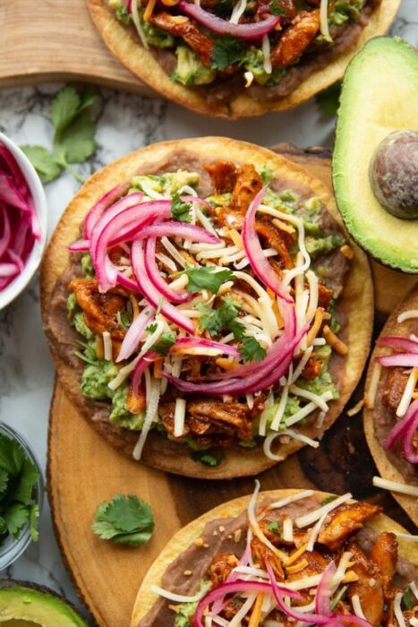 tostadas con aguacate 