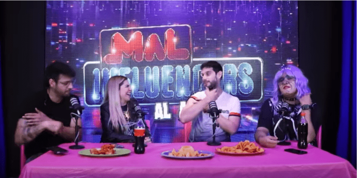 Karla Panini Adrián Marcelo y dos conductores más en el podcast Mal influencer que hace la esposa de Américo