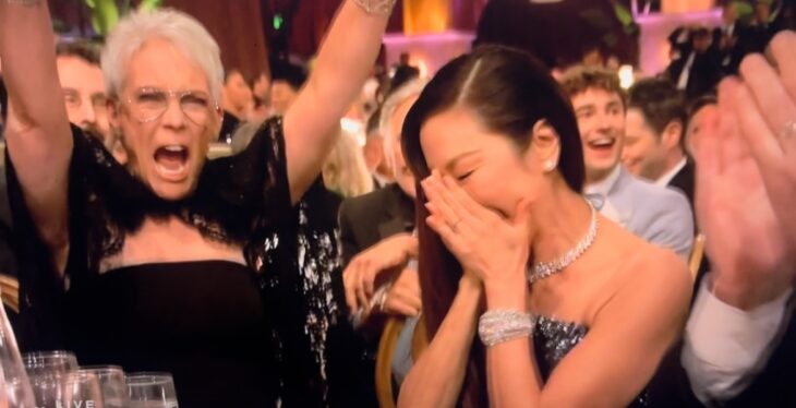 Jamie Lee curtis emocionada por Michelle Yeoh 