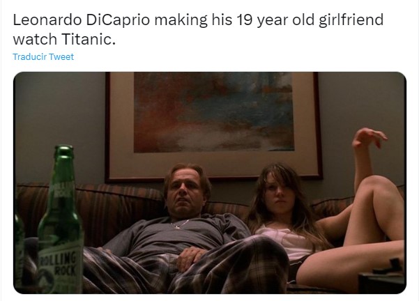 meme sobre un hombre mayor junto a una chica joven en comparativa con la nueva relación de Leonardo DiCpario 