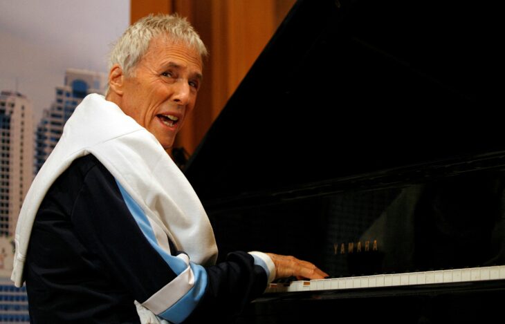 Fotografía del cantante y compositor estadounidense Burt Bacharach 