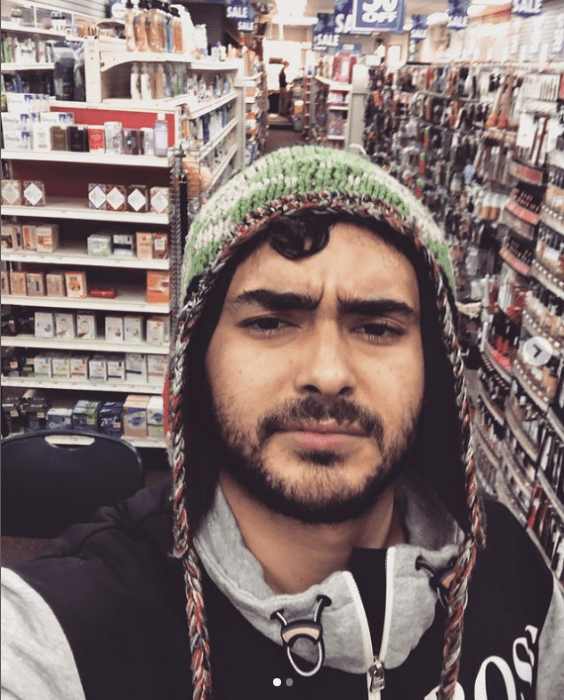 el actor y pintor Jansen Panettiere fotografiado en un supermercado días antes de su muerte