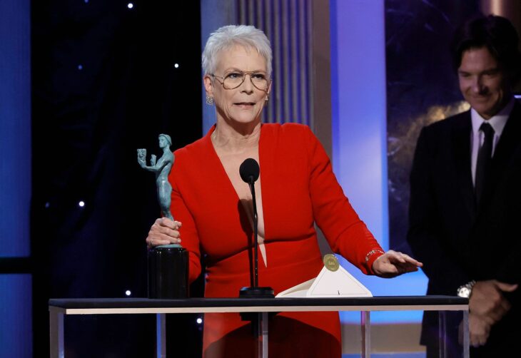 Jamie Lee Curtis ganando premio a mejor actriz de reparto 