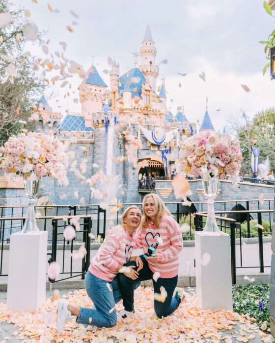 rebel y novia en disney 