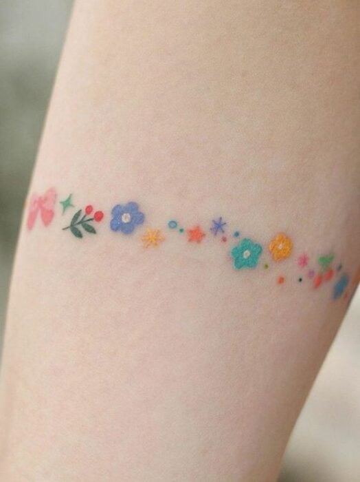 tatuaje de flores girly