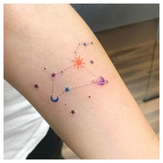 tatuaje constelación girly