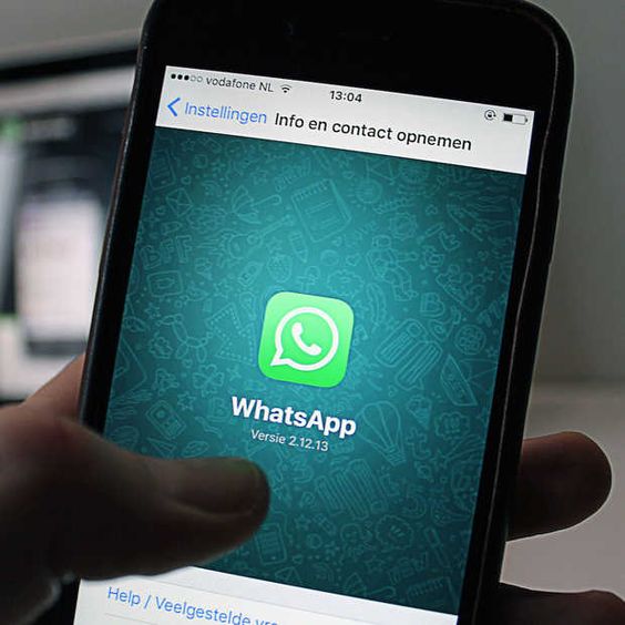 whatsapp en un teléfono celular 