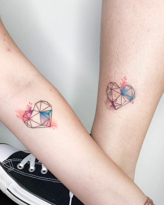 tatuajes de corazones para mejores amigas